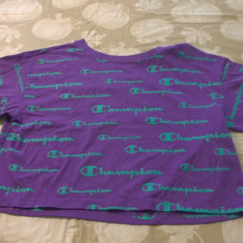 CHAMPION WOMEN'S ATHLETIC WEAR SHIRT SIZE XS.